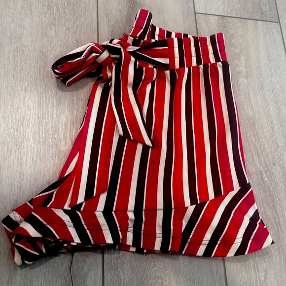 Mint condition express shorts - Picture 1 of 6